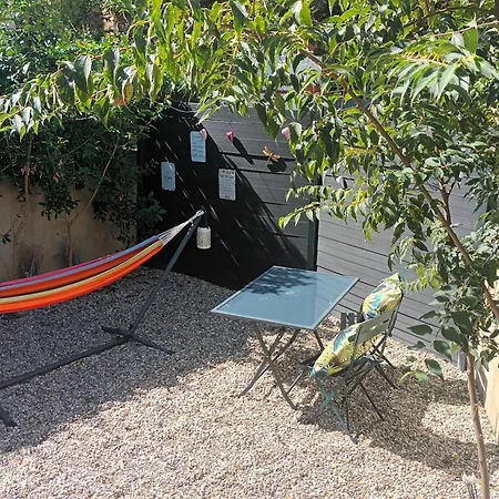 Chambres d'hôtes&jacuzzi - A l'ombre des amandiers-3